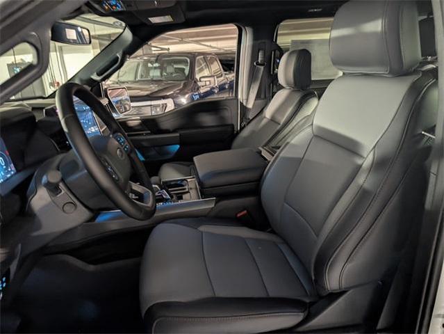 Photo of 2025 Oxford White Ford F-150 Lightning