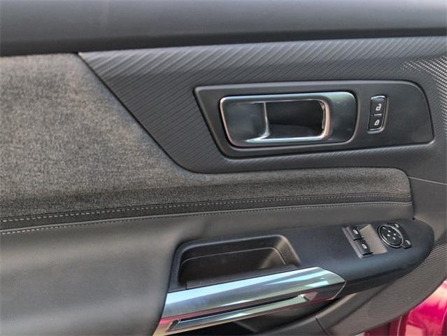 Photo of 2025 Molten Ford Mustang