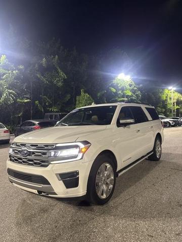 Photo of 2022 Star White Ford Expedition Max