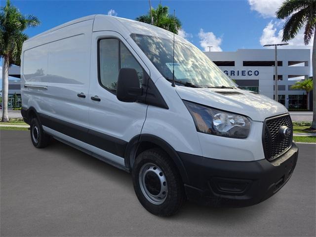 Photo of 2025 Oxford White Ford Transit-250