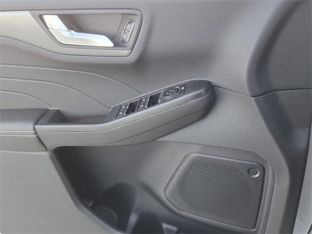 Photo of 2025 Silver Metallic Ford Escape