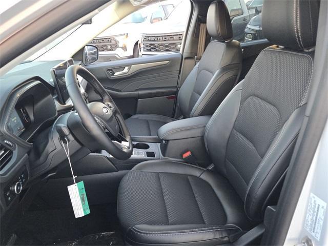 Photo of 2025 Silver Metallic Ford Escape