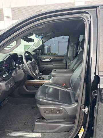 Photo of 2022 Black Chevrolet Silverado 1500