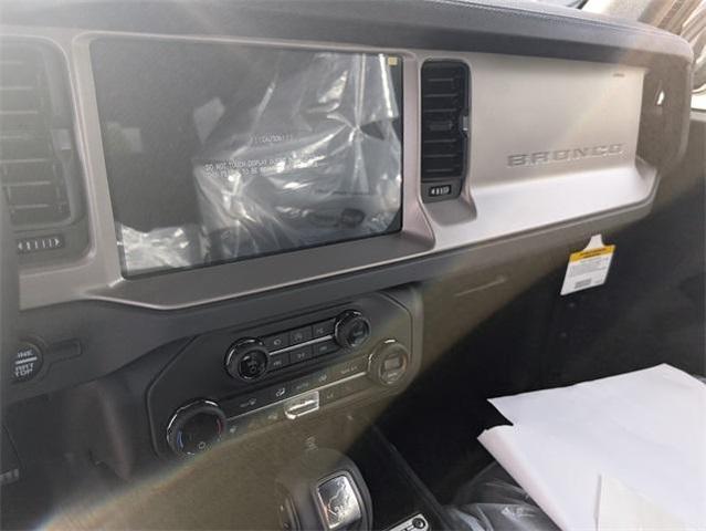 Photo of 2025 Shadow Black Ford Bronco