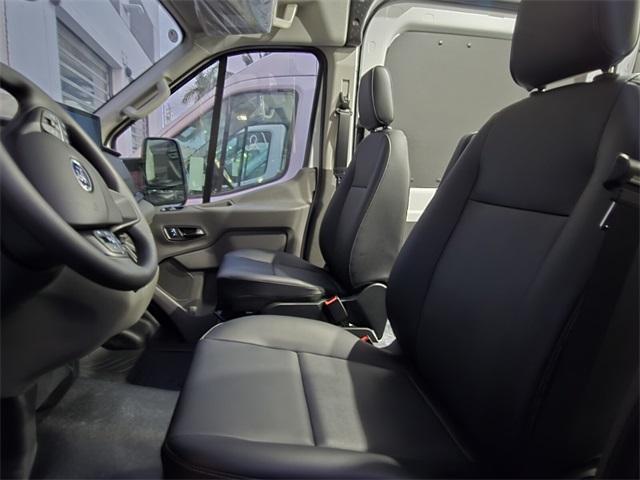 Photo of 2025 Oxford White Ford Transit-350