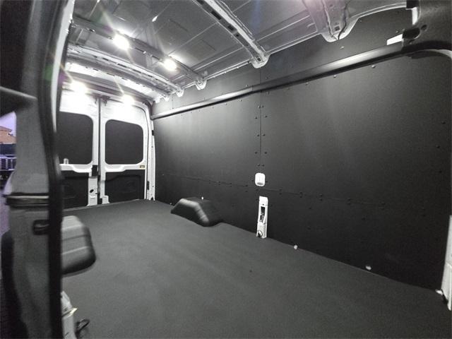 Photo of 2025 Oxford White Ford Transit-350