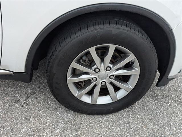 Photo of 2017 White Knuckle Clearcoat Dodge Durango