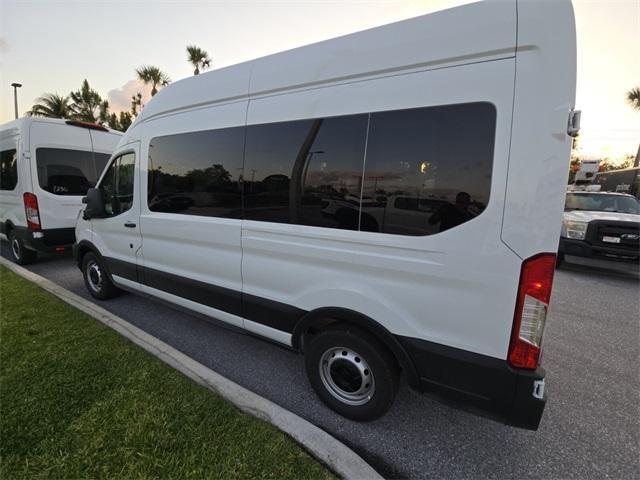 Photo of 2025 Oxford White Ford Transit-350