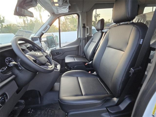 Photo of 2025 Oxford White Ford Transit-350