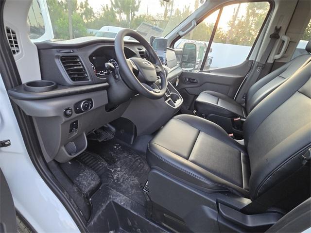 Photo of 2025 Oxford White Ford Transit-350