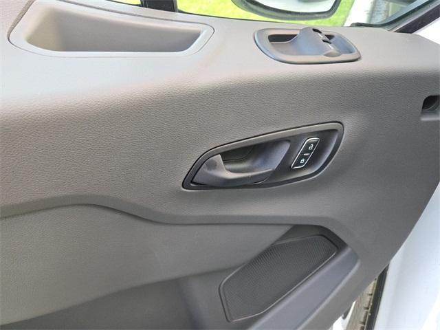 Photo of 2025 Oxford White Ford Transit-350