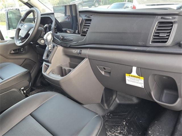 Photo of 2025 Oxford White Ford Transit-350