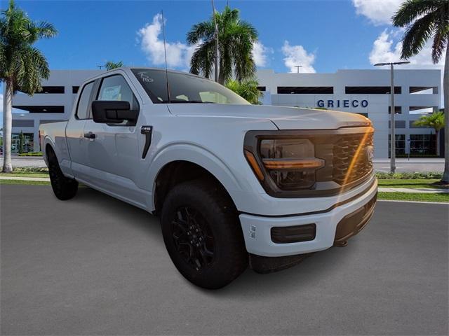 Photo of 2025 Oxford White Ford F-150