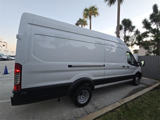 Photo of 2025 Oxford White Ford Transit-350