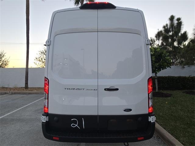 Photo of 2025 Oxford White Ford Transit-350