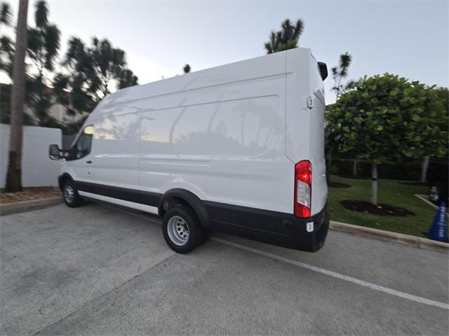 Photo of 2025 Oxford White Ford Transit-350