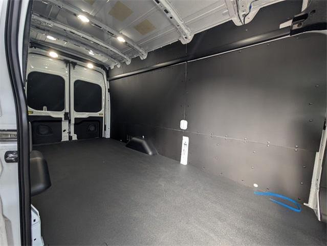 Photo of 2025 Oxford White Ford Transit-250