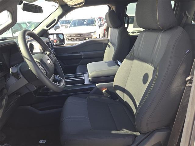 Photo of 2025 Oxford White Ford F-150