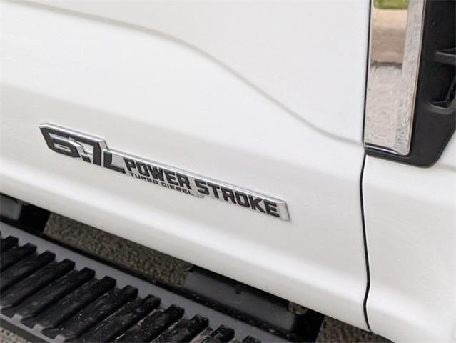 Photo of 2025 Oxford White Ford F-250