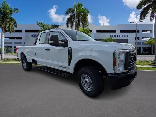 Photo of 2025 Oxford White Ford F-250