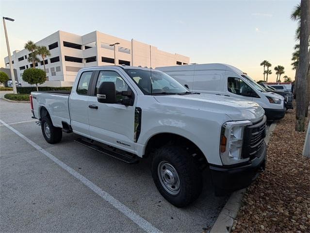 Photo of 2025 Oxford White Ford F-250