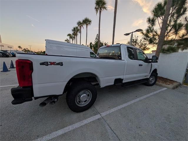 Photo of 2025 Oxford White Ford F-250