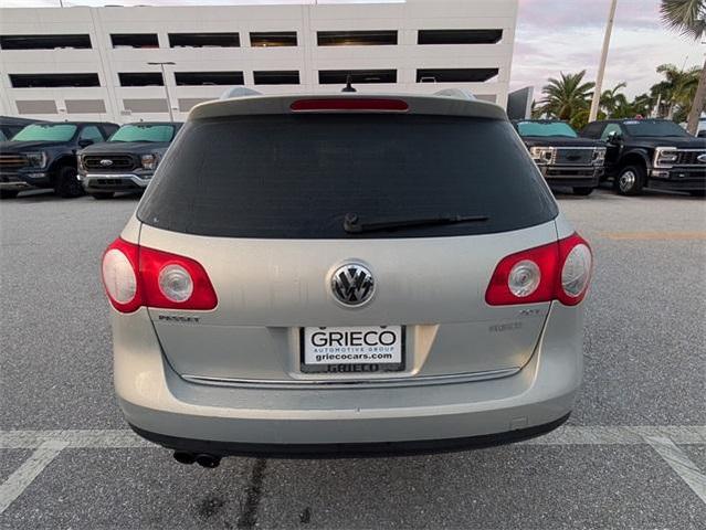Photo of 2010 Gold Volkswagen Passat