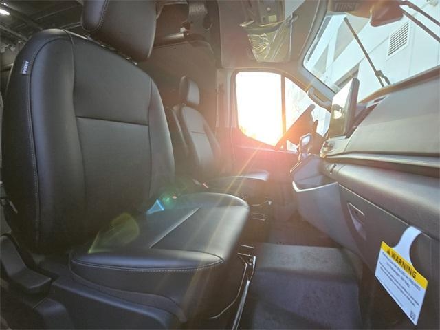 Photo of 2025 Oxford White Ford Transit-350