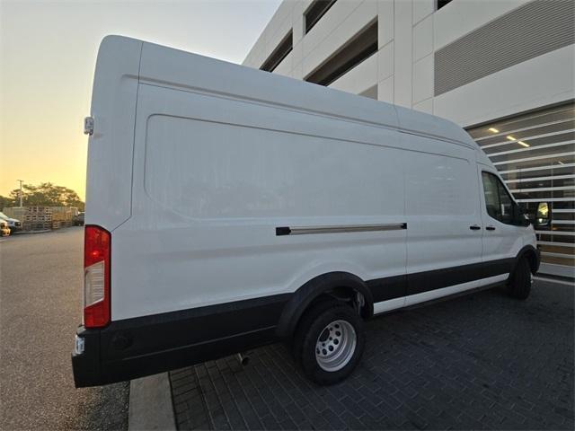 Photo of 2025 Oxford White Ford Transit-350