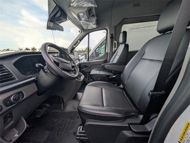 Photo of 2025 Oxford White Ford Transit-350