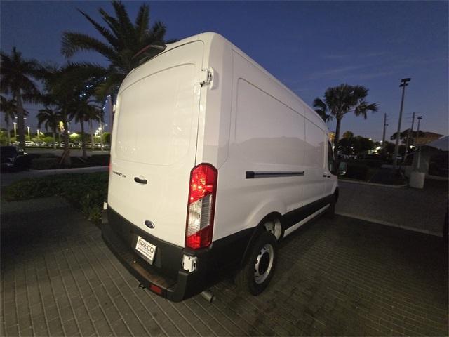 Photo of 2025 Oxford White Ford Transit-350