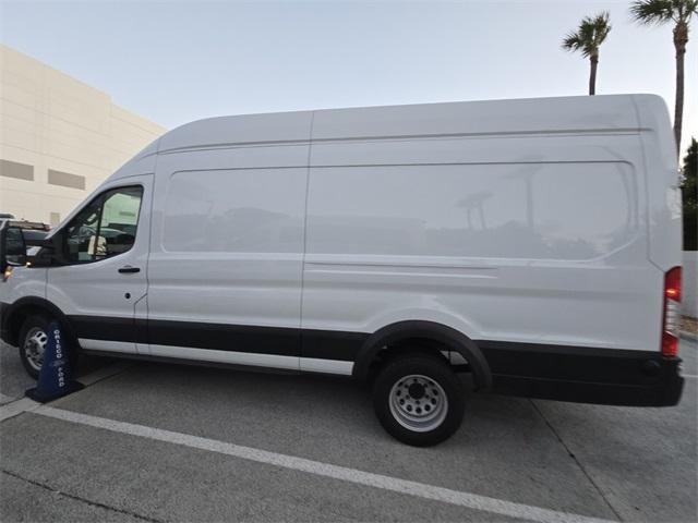 Photo of 2025 Oxford White Ford Transit-350
