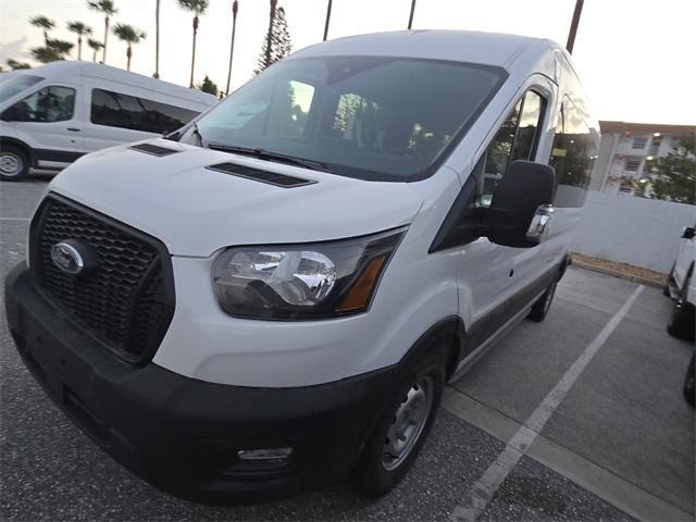 Photo of 2025 Oxford White Ford Transit-350