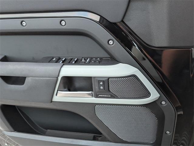 Photo of 2023 Santorini Black Land Rover Defender
