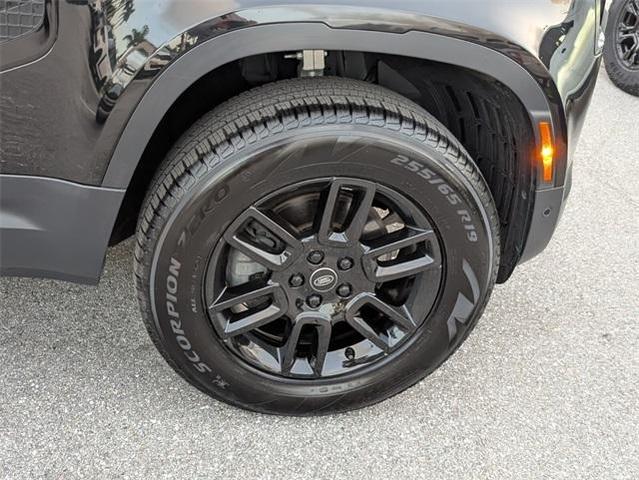 Photo of 2023 Santorini Black Land Rover Defender