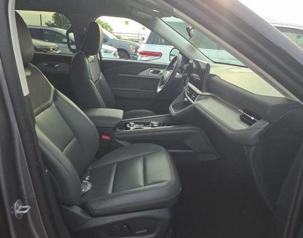Photo of 2025 Gray Metallic Ford Explorer