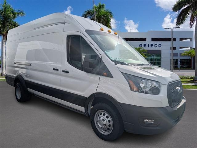 Photo of 2025 Oxford White Ford Transit-350