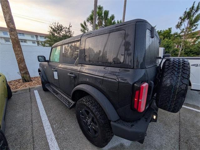 Photo of 2025 Shadow Black Ford Bronco