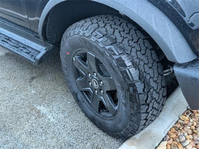Photo of 2025 Shadow Black Ford Bronco