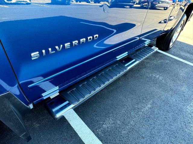 Photo of 2016 Deep Ocean Blue Metallic Chevrolet Silverado 1500