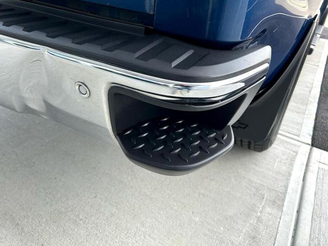 Photo of 2016 Deep Ocean Blue Metallic Chevrolet Silverado 1500