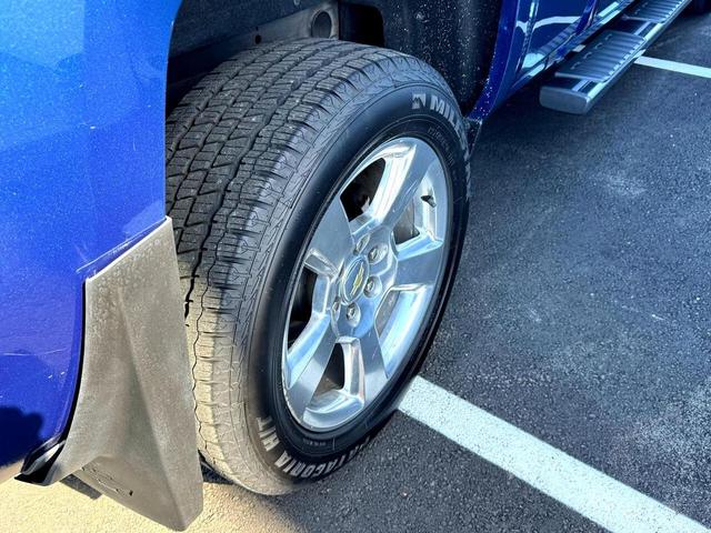 Photo of 2016 Deep Ocean Blue Metallic Chevrolet Silverado 1500