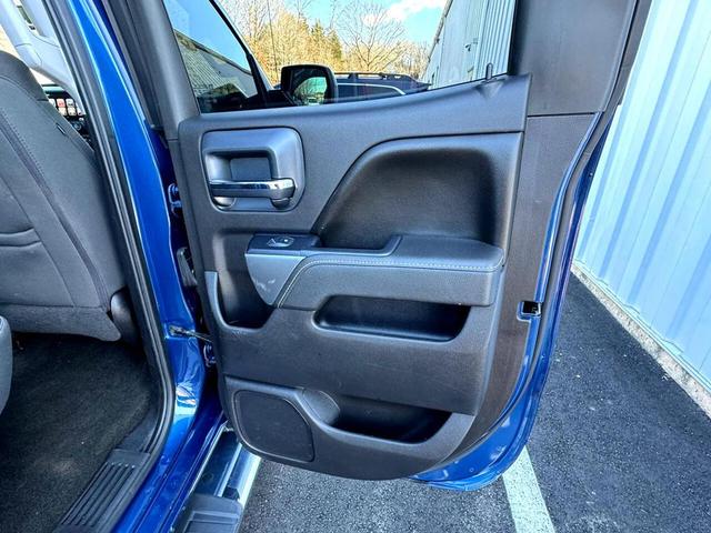 Photo of 2016 Deep Ocean Blue Metallic Chevrolet Silverado 1500