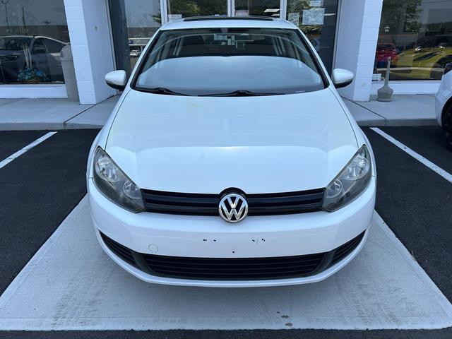 Photo of 2010 Candy White Volkswagen Golf