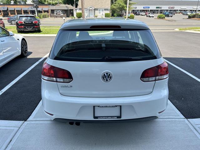 Photo of 2010 Candy White Volkswagen Golf