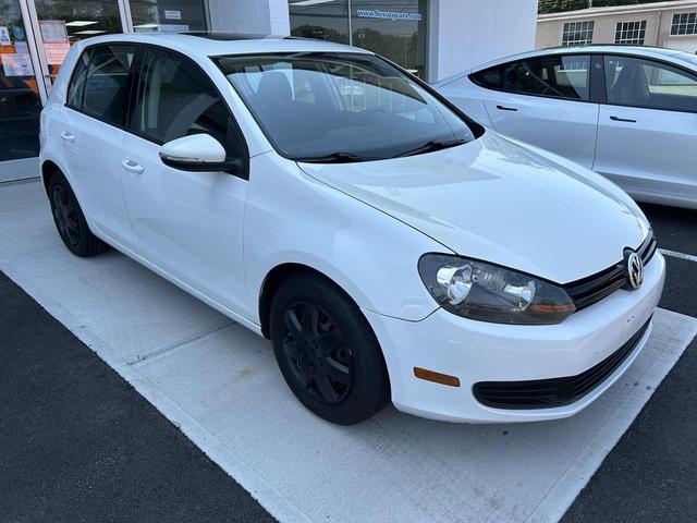 Photo of 2010 Candy White Volkswagen Golf