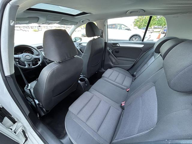 Photo of 2010 Candy White Volkswagen Golf