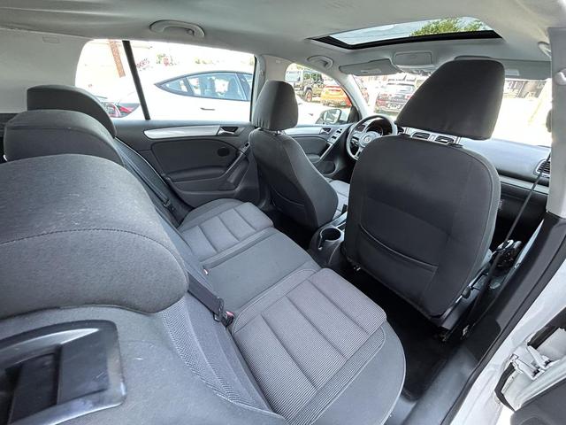 Photo of 2010 Candy White Volkswagen Golf