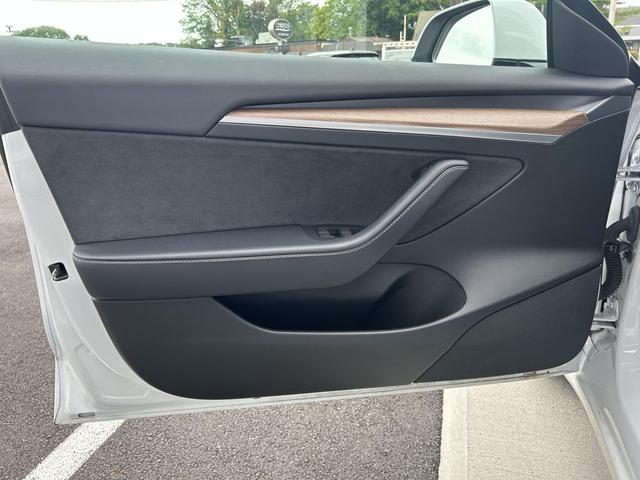Photo of 2023 Pearl White Multi-Coat Tesla Model 3