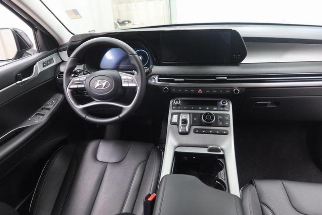Photo of 2025 Abyss Black Pearl Hyundai PALISADE
